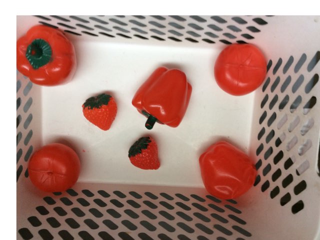 ירקות ופירות לפי צבעים by Yael fisher