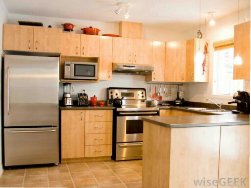 Kitchen by אלקנה גמליאל