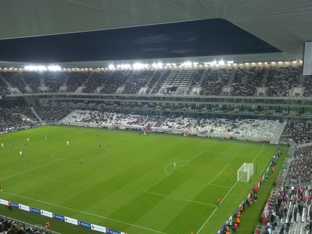 Le football by Gretchen Mancuso