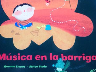 Música en la barriga by Julia Trigos Hebrero