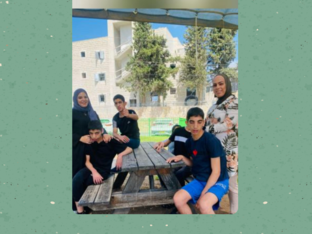 اللون الاحمر by soma hajeer